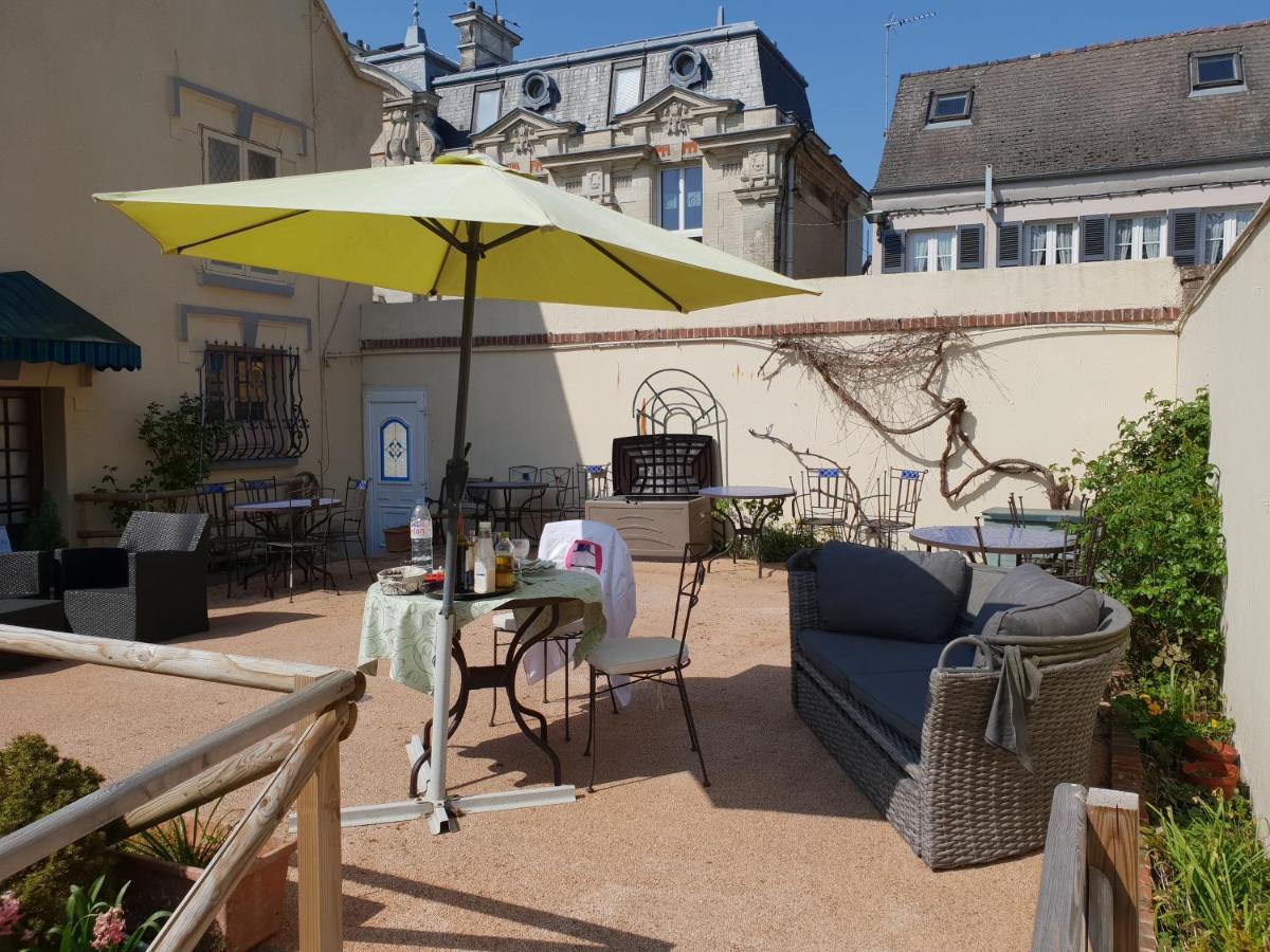 Vervins Chateau La Tour Du Roy מראה חיצוני תמונה